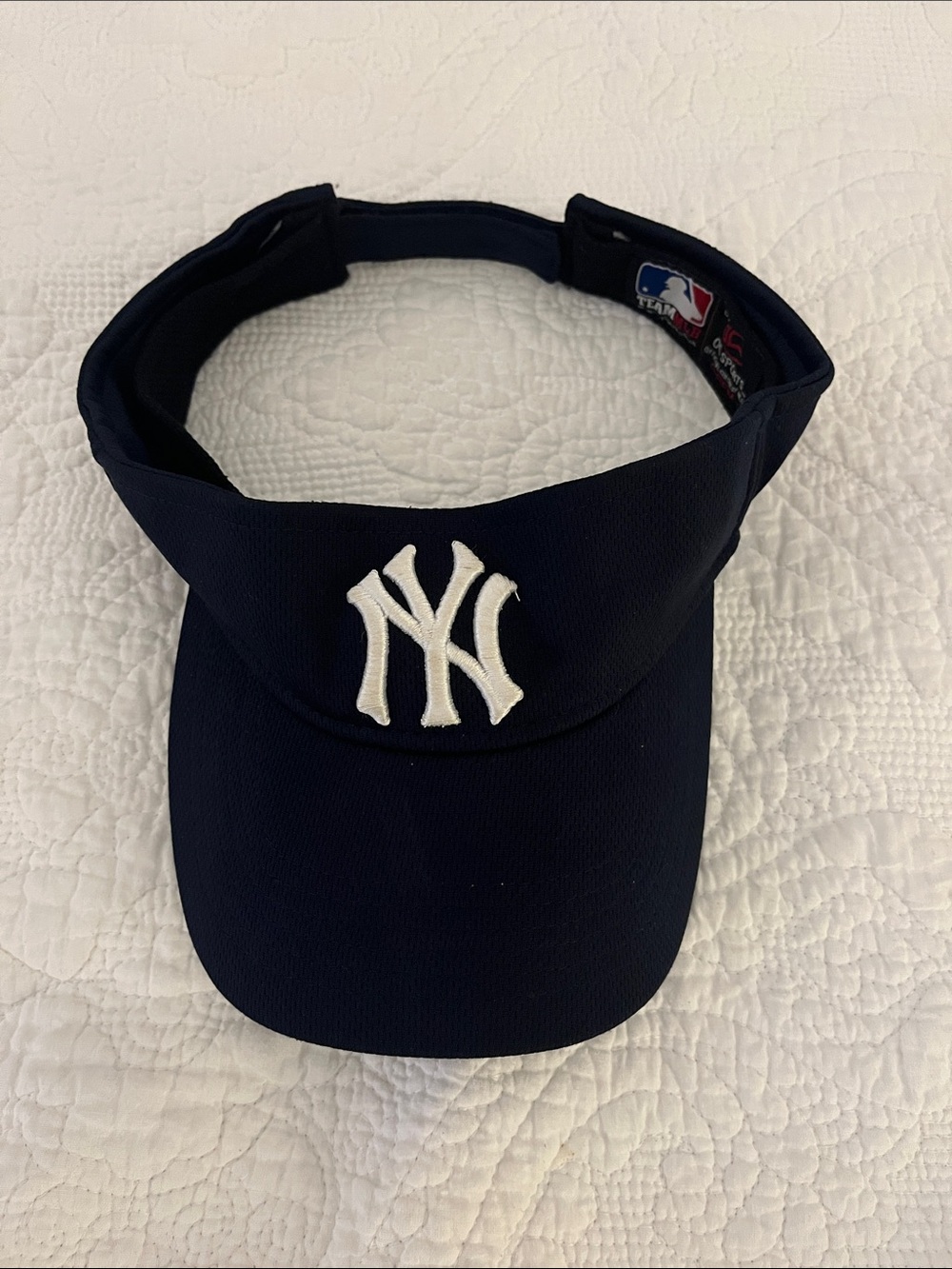 New York Yankees Navy Visor with White Logo - Classic MLB Style